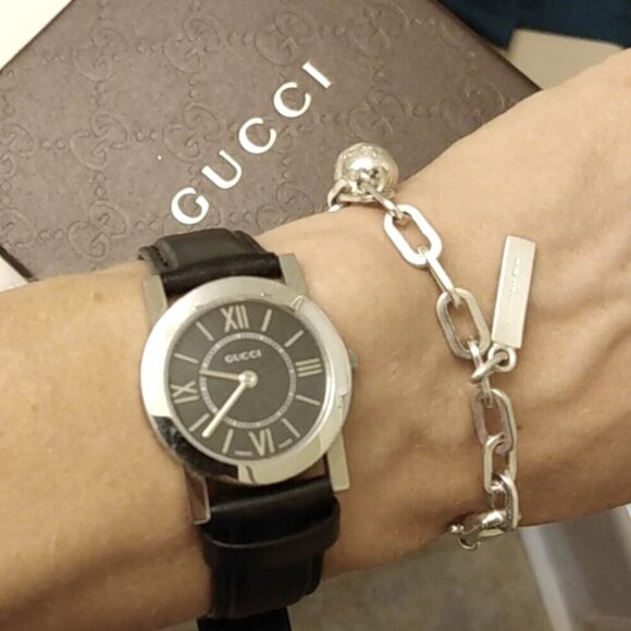 Gucci, Stainless Steel & Leather Swiss Made Watch Square G Closure - Picture 1 of 16